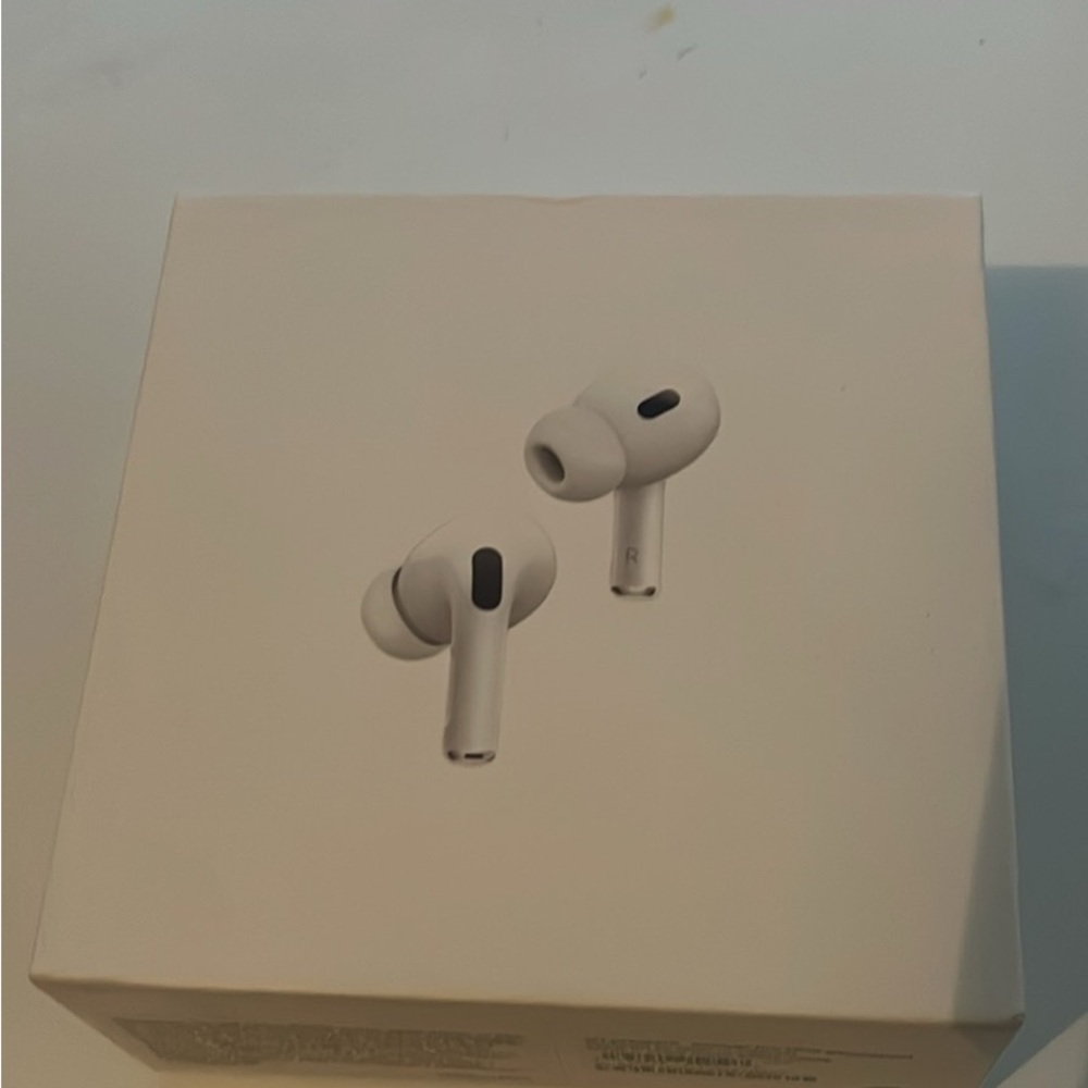 White Wireless Earbuds